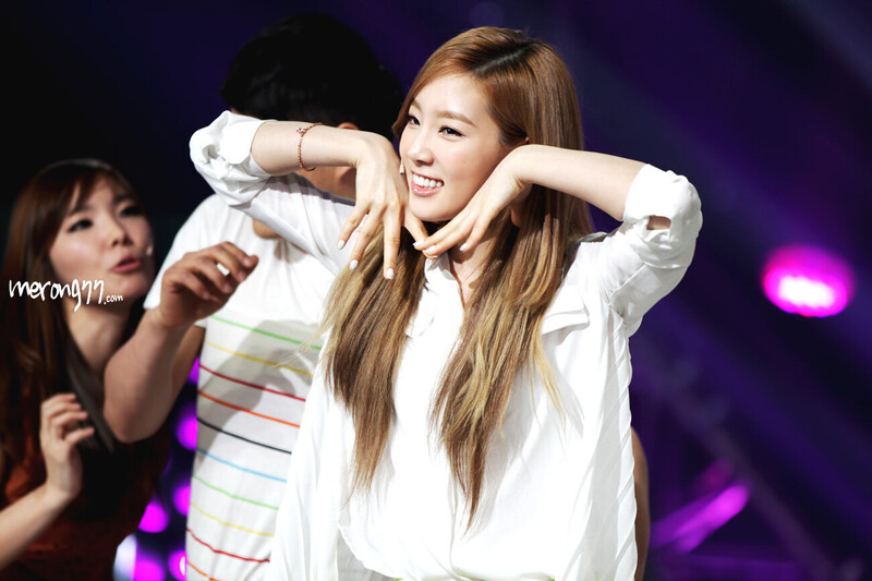 120509 Girls' Generation Taeyeon at Gag Concert documents 1