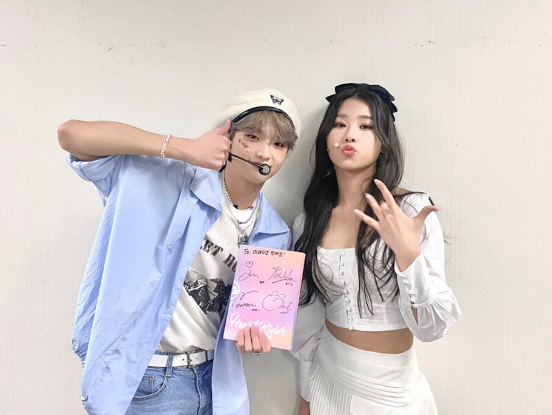 220220 - Rocking Doll Twitter Update with Roa and Dongpyo documents 1