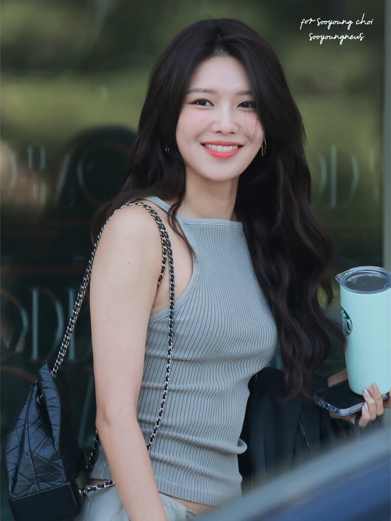 230604 Sooyoung - 'The Odd of Love' Concert Commute documents 2