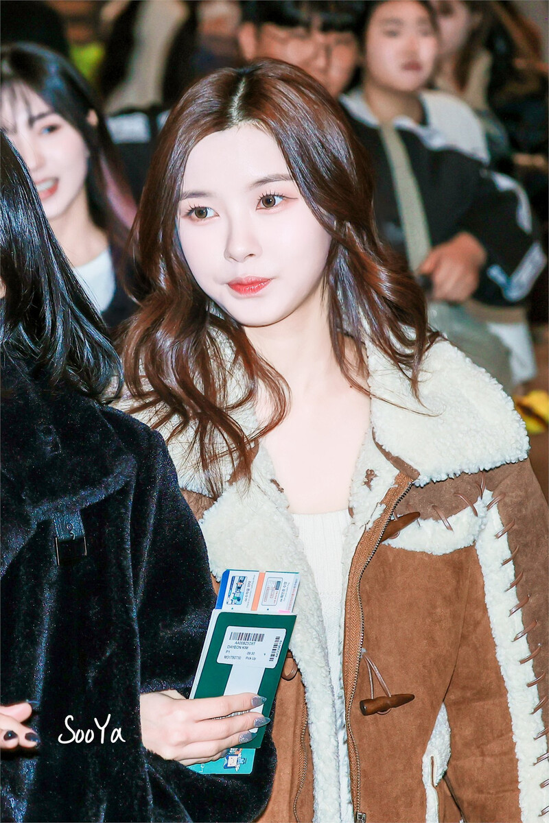 231213 Kep1er Dayeon at Incheon International Airport | kpopping