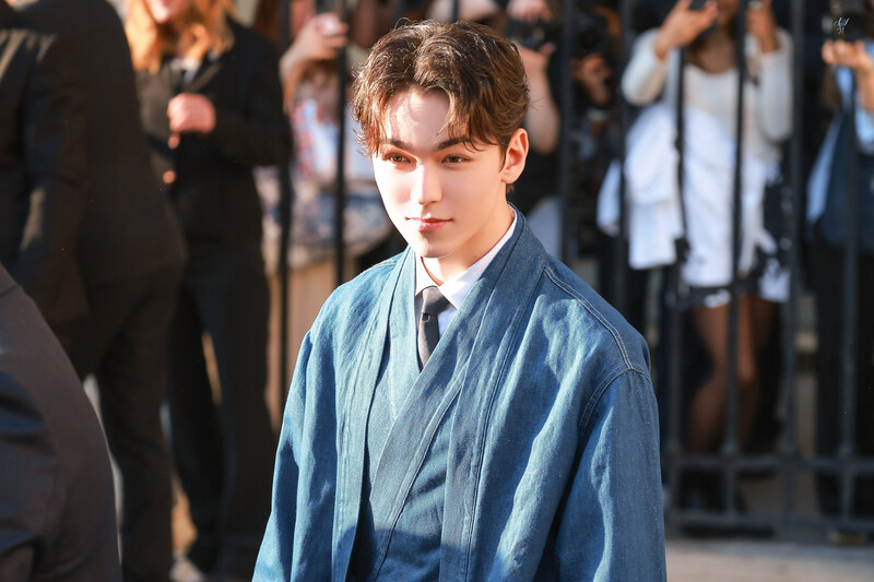 240620 SEVENTEEN Vernon - Paris Fashion Week KENZO documents 9