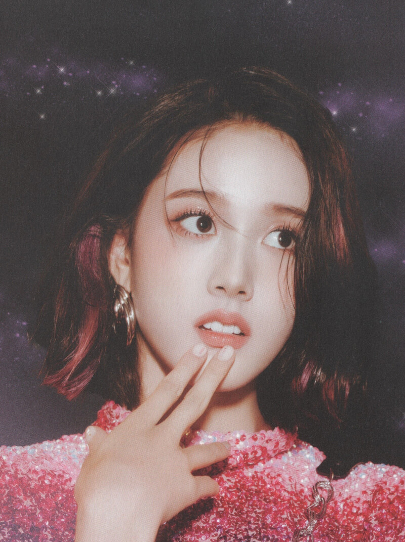 STAYC - 'Star To A Young Culture' Album [SCANS] documents 13