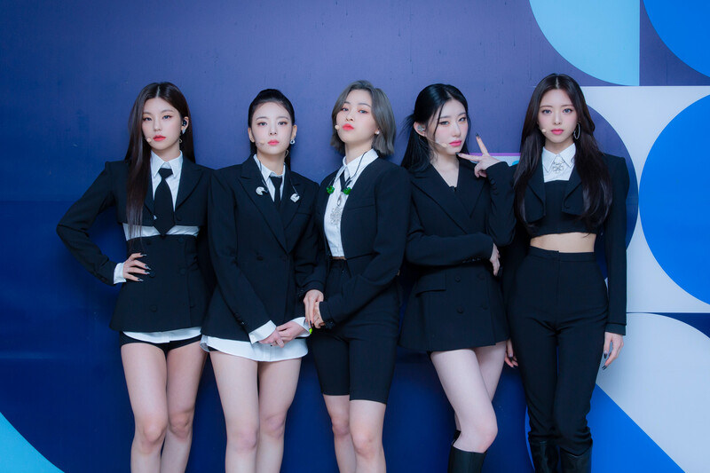 221204 SBS Twitter Update - ITZY at Inkigayo Photowall documents 1