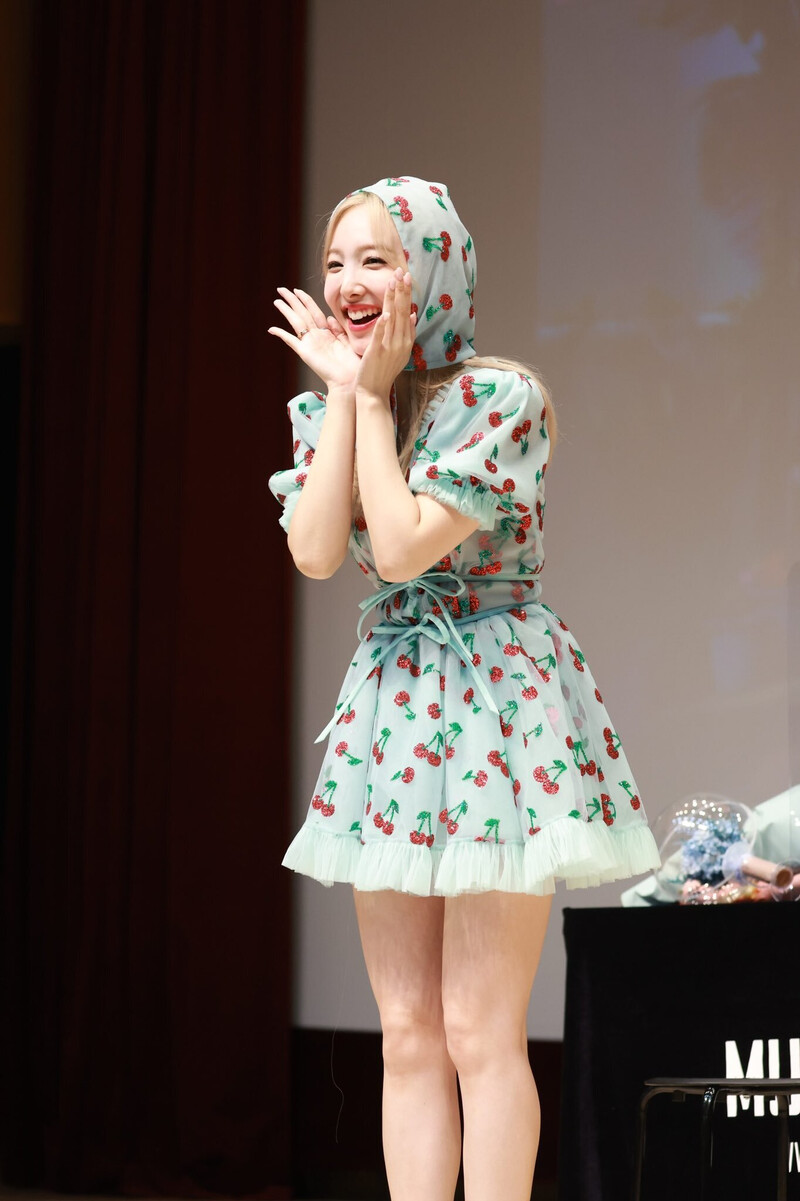 220703 TWICE Nayeon - Music Plant Fansign documents 14