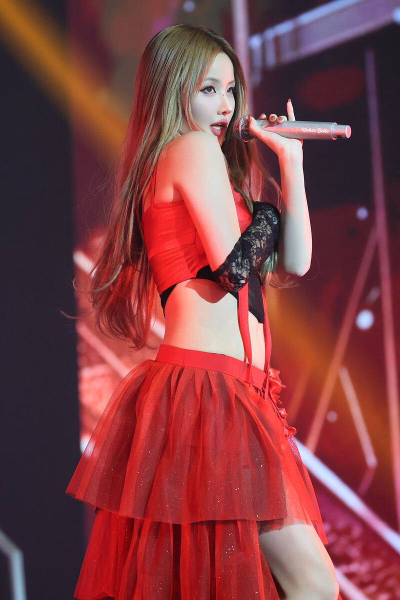 241027 KISS OF LIFE Belle - 1st World Tour 'KISS ROAD' in Seoul Day 2 documents 6