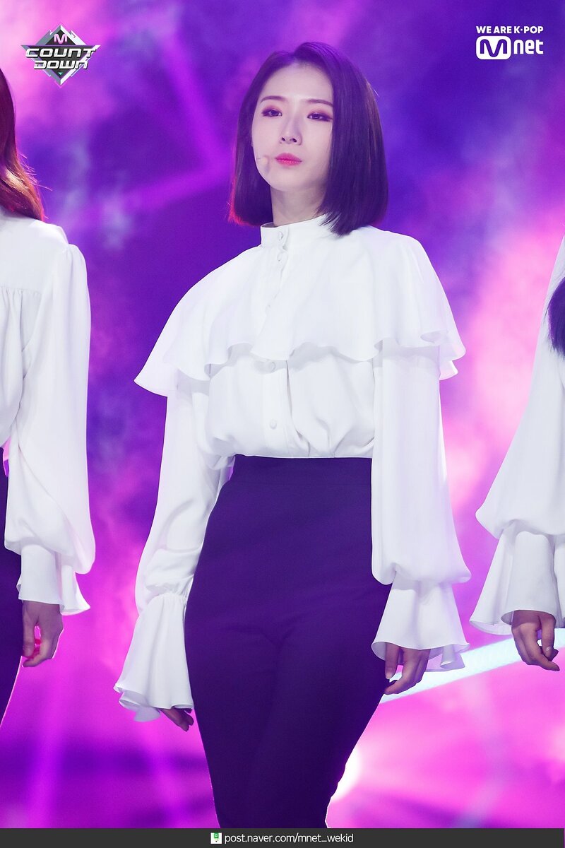 190221 LOONA - 'Butterfly' at M COUNTDOWN documents 4