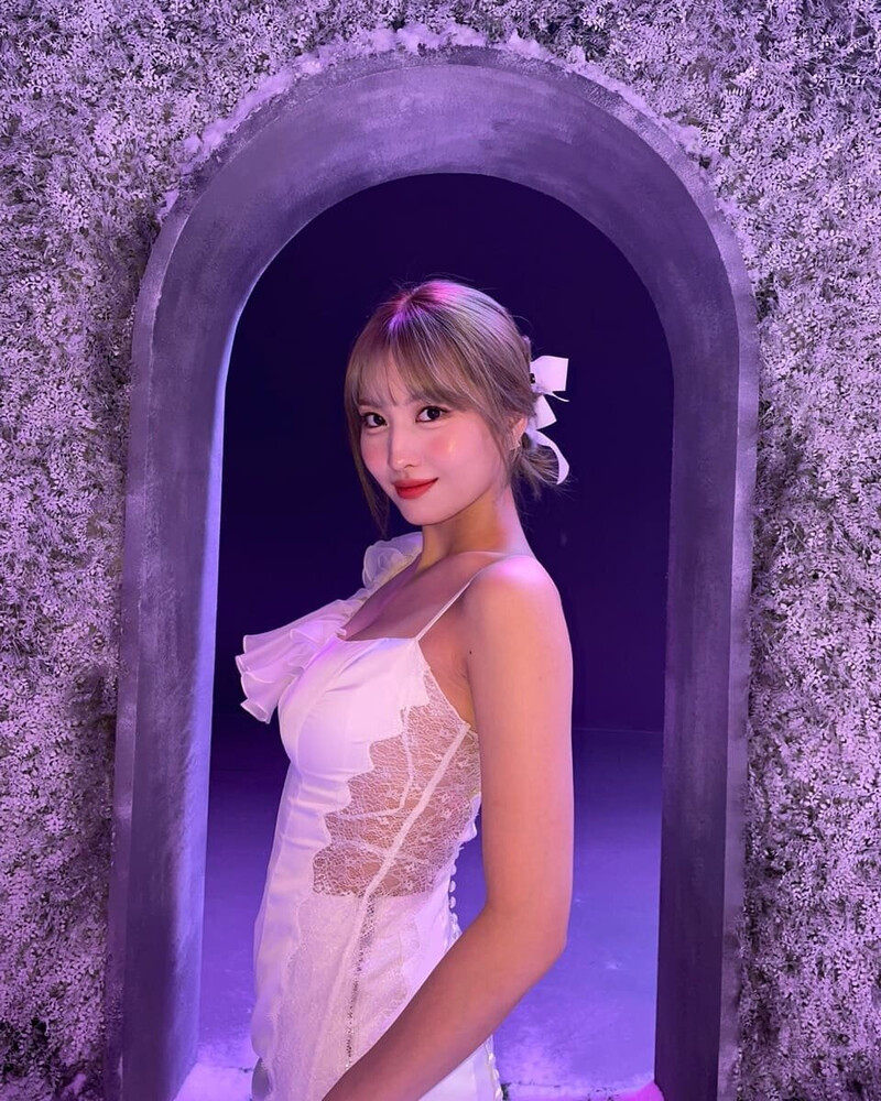 211203 TWICE Instagram Update - Momo documents 9