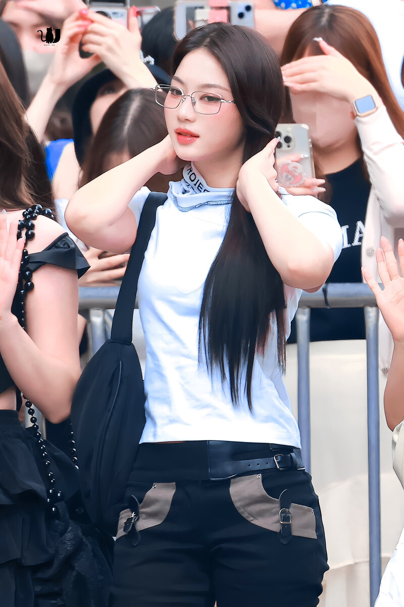 240719 STAYC Isa - Music Bank Commute documents 3