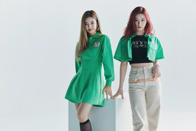 ITZY for H&M 2022 Spring / Summer Collection documents 3