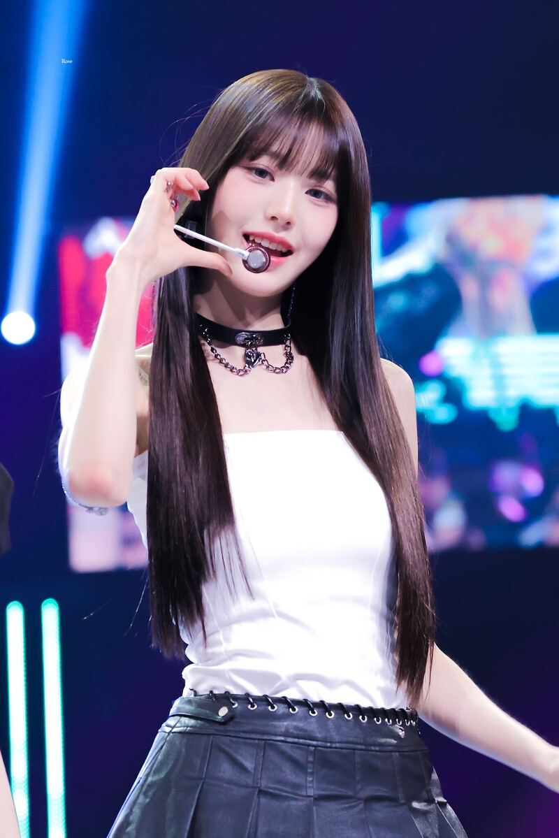 231109 Jang Wonyoung at Tik Tok Stage documents 2