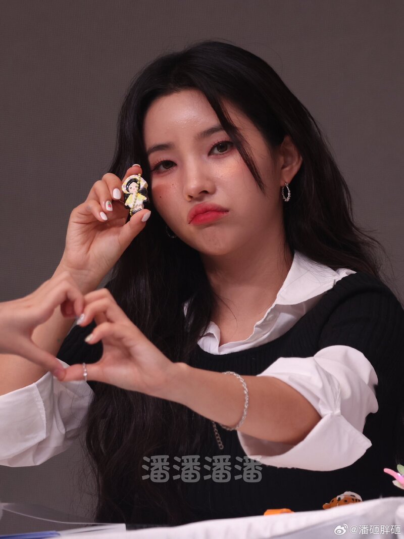 240406 (G)I-DLE Soyeon - Macau Fansign Event documents 2