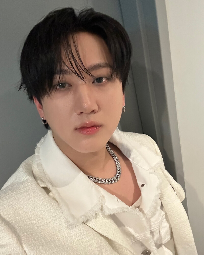 241125 CHANGBIN Instagram Update documents 3