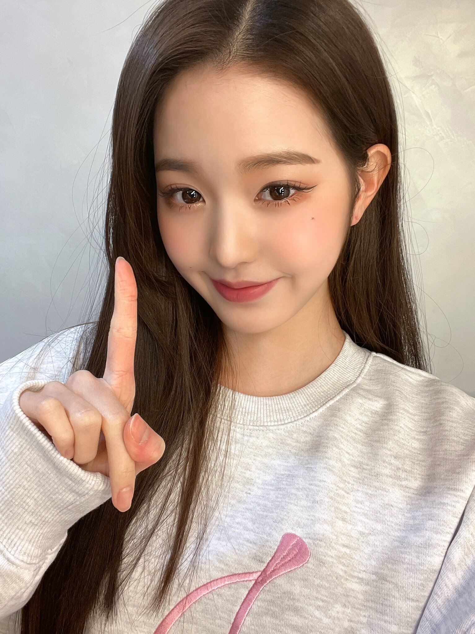 220310 IVE Twitter Update - Wonyoung | kpopping