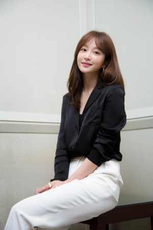 210407 Hani 'Young Adult Matters' Interview Photos