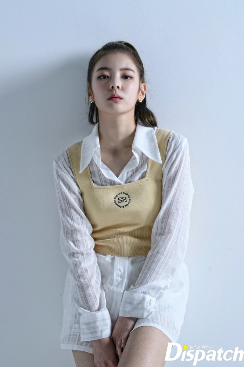 210427 ITZY Lia 'GUESS WHO' Promotion Photoshoot by Dispatch documents 5