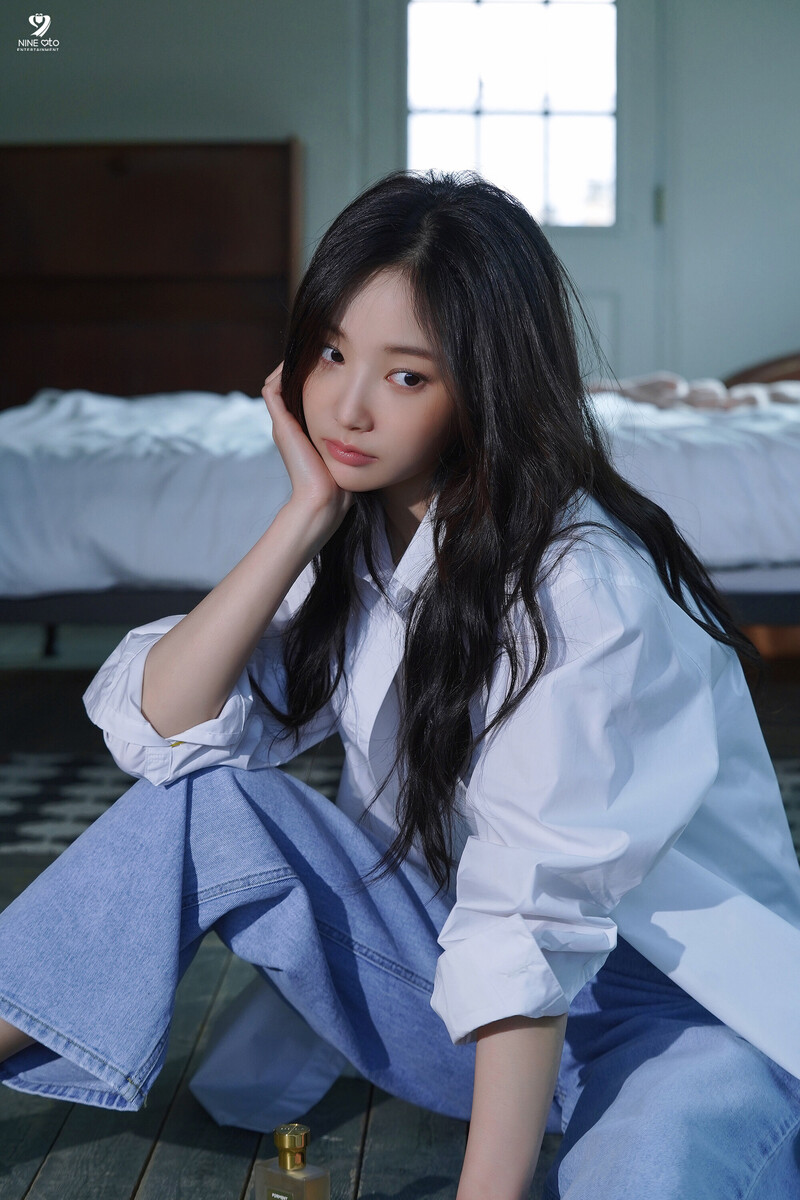 230428 9Ato Entertainment Naver Post - Yeonwoo - Esquire Photoshoot Behind documents 5