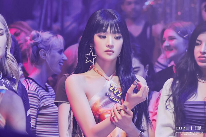 230530 Cube Naver Post - (G)I-DLE 'Queencard' MV Behind documents 8