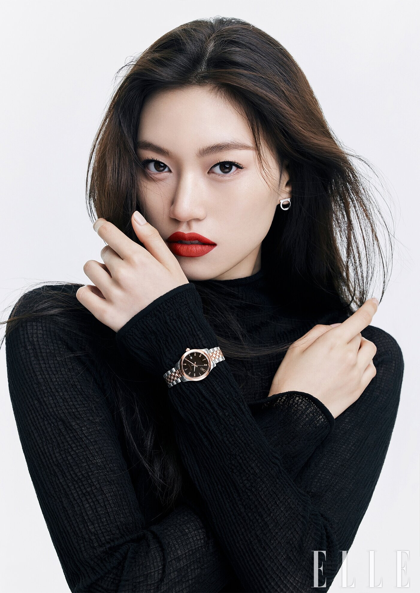 Weki Meki Doyeon for ELLE Korea x FERRAGAMO Watches September Issue