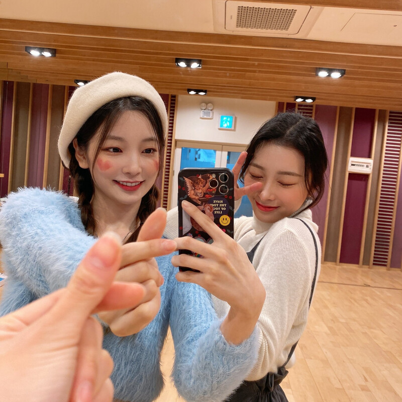 211229 Rocket Punch Twitter Update - Yeonhee & Yunkyoung documents 3