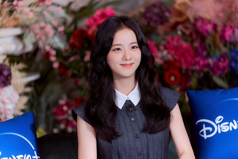 JISOO- Off-Stage “SNOWDROP” Poster Shooting Behind the Scenes documents 13