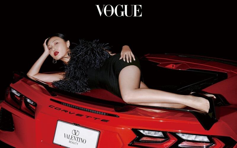 MAMAMOO HWASA for VOGUE Korea x VALENTINO Beauty June Issue 2022 documents 8