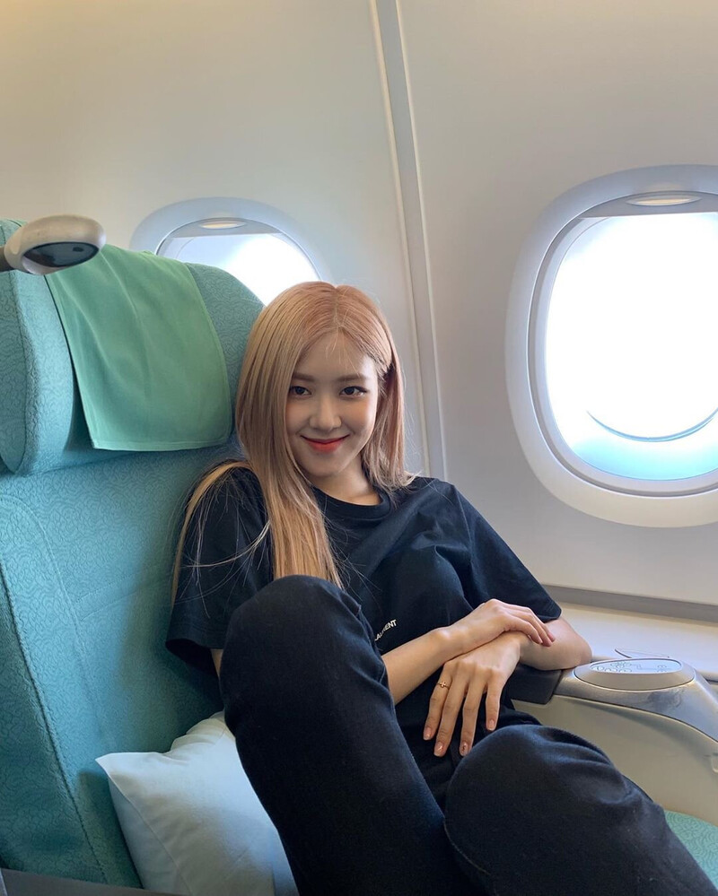 190923 ROSÉ Instagram Update documents 1