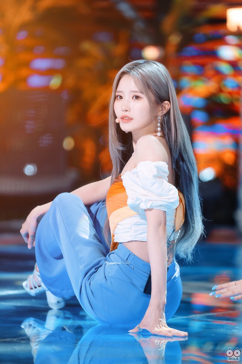 220703 fromis_9 Hayoung - 'Stay This Way' at Inkigayo documents 4