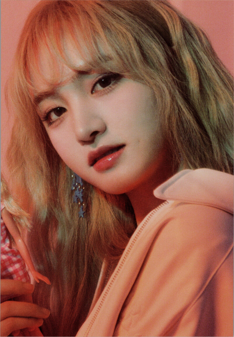 IVE - Mini Album 'I'VE MINE' (Scans) documents 9