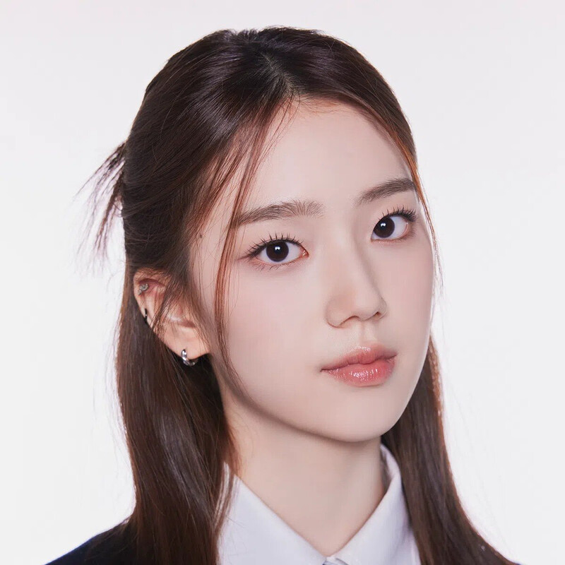 Park Yeeun I-LAND 2 Profile Photos documents 1