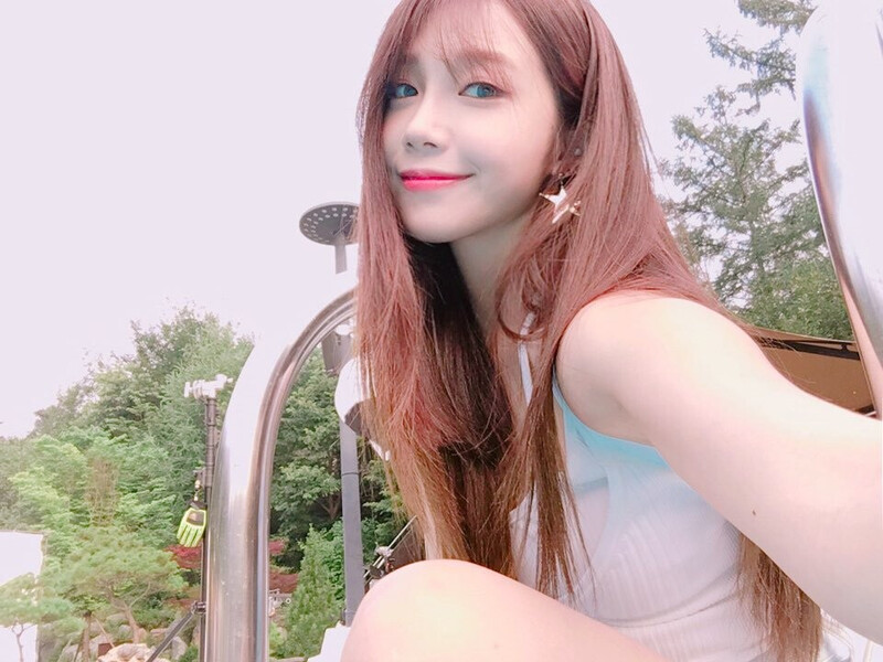 170803 Apink EUNJI sns update - 'OASIS' MV behind documents 2