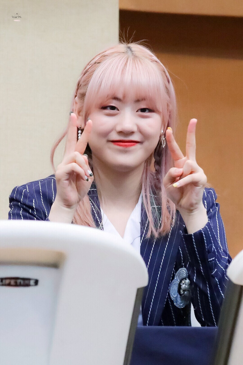 180331 Weki Meki Lua at 'Lucky' Daegu Fansign documents 2