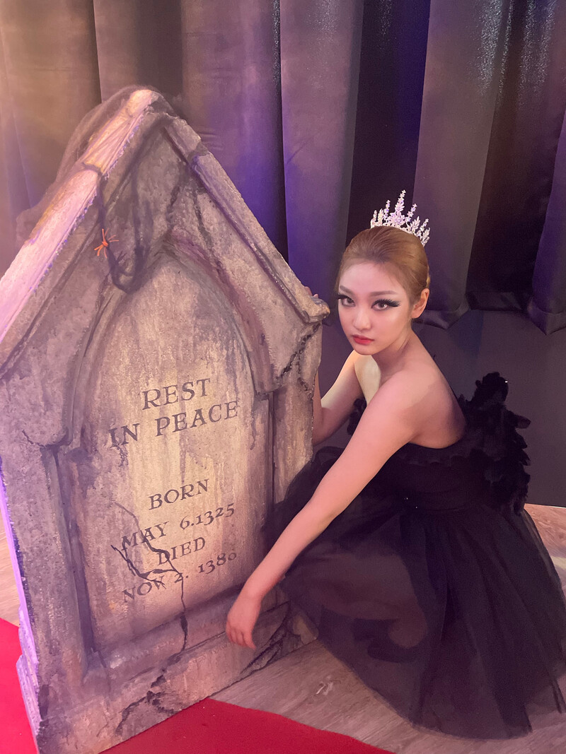 211031 aespa Twitter Update - Ningning documents 4