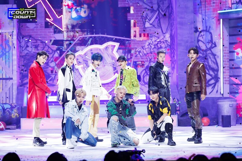 221229 TO1 - 'Troublemaker' at M Countdown (Group) documents 8