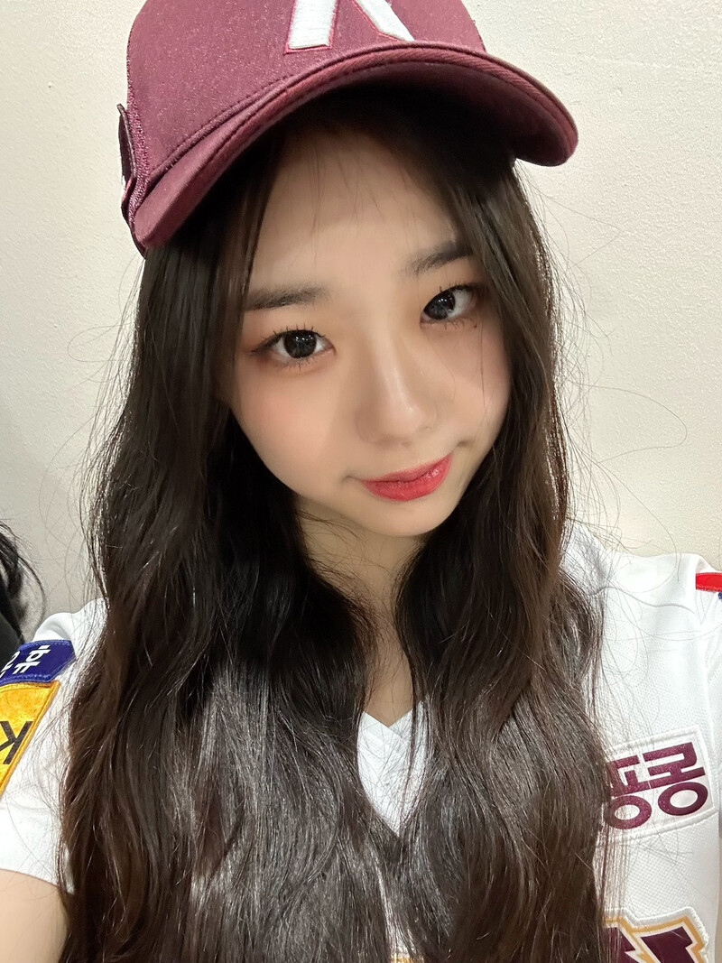 230419 tripleS Kim ChaeYeon SNS Update | kpopping