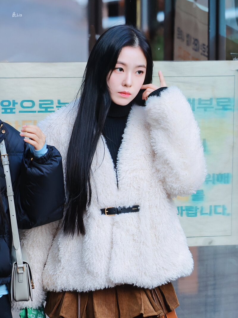 231117 Red Velvet Irene - Music Bank Commute documents 1