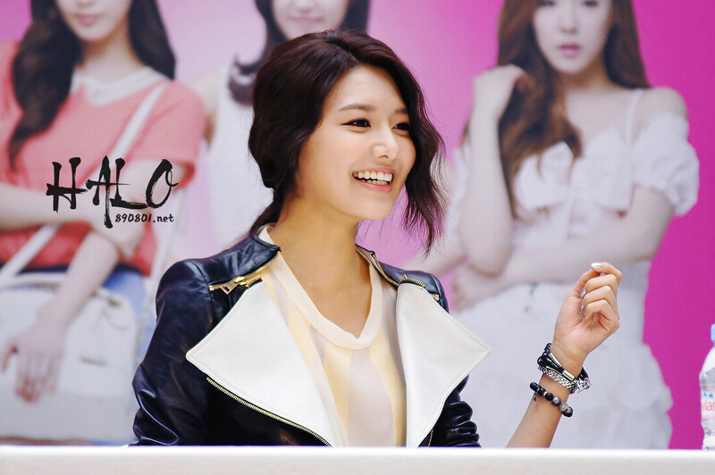 120329 Girls' Generation Sooyoung at Lotte Fansign documents 1