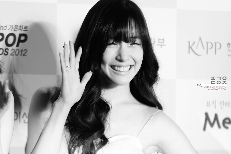 130213 Girls' Generation Tiffany at Gaon Chart Awards documents 9