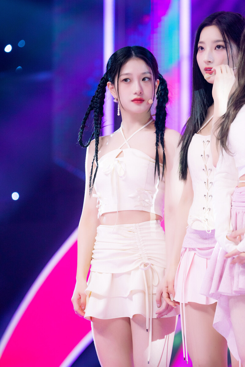 230611 fromis_9 Seoyeon - ‘#menow’ at Inkigayo documents 2