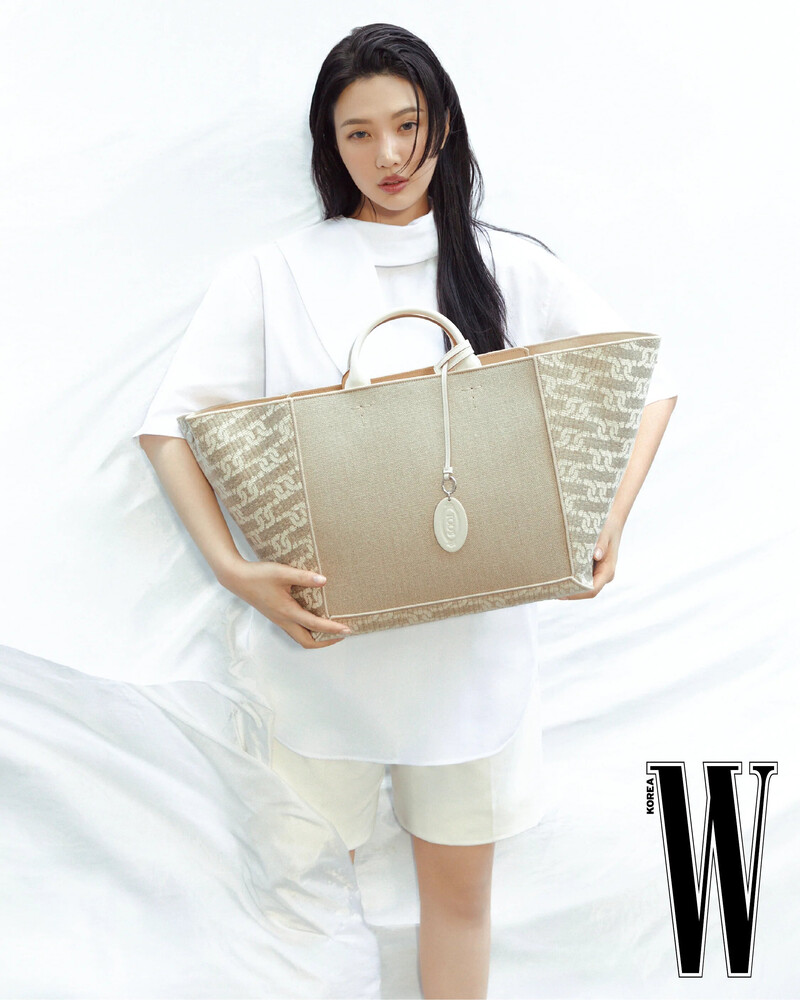 Joy x Tod's for W Korea June 2024 Digital Issue documents 12