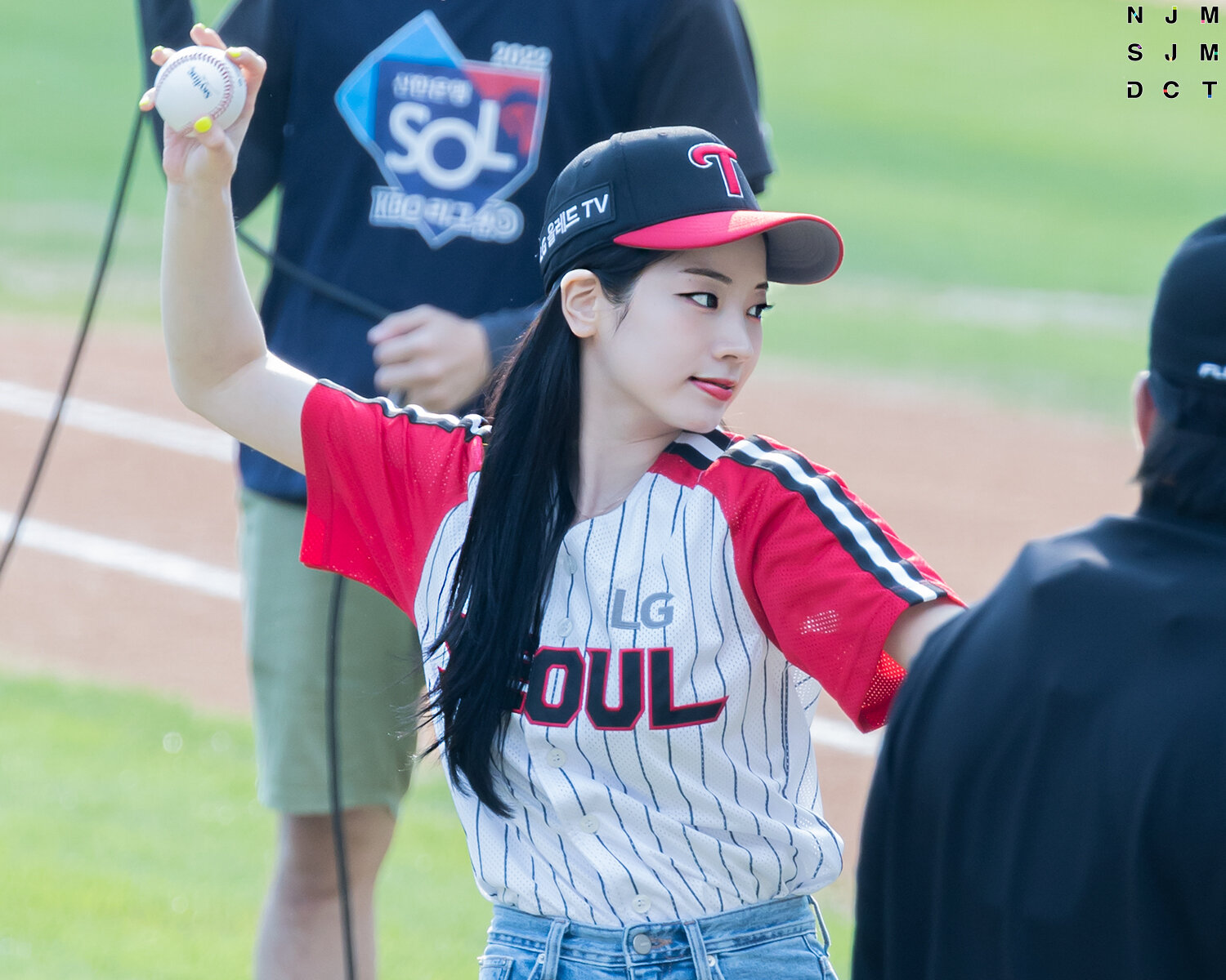 FANCAM] 191010 트와이스 (TWICE) 다현 Dahyun LG Twins 첫 시구 First Pitch 