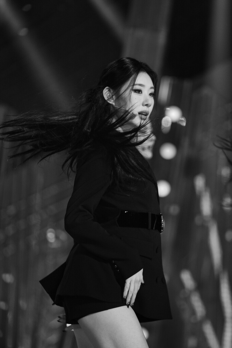 221204 ITZY Chaeryeong - 'Cheshire' at Inkigayo documents 8