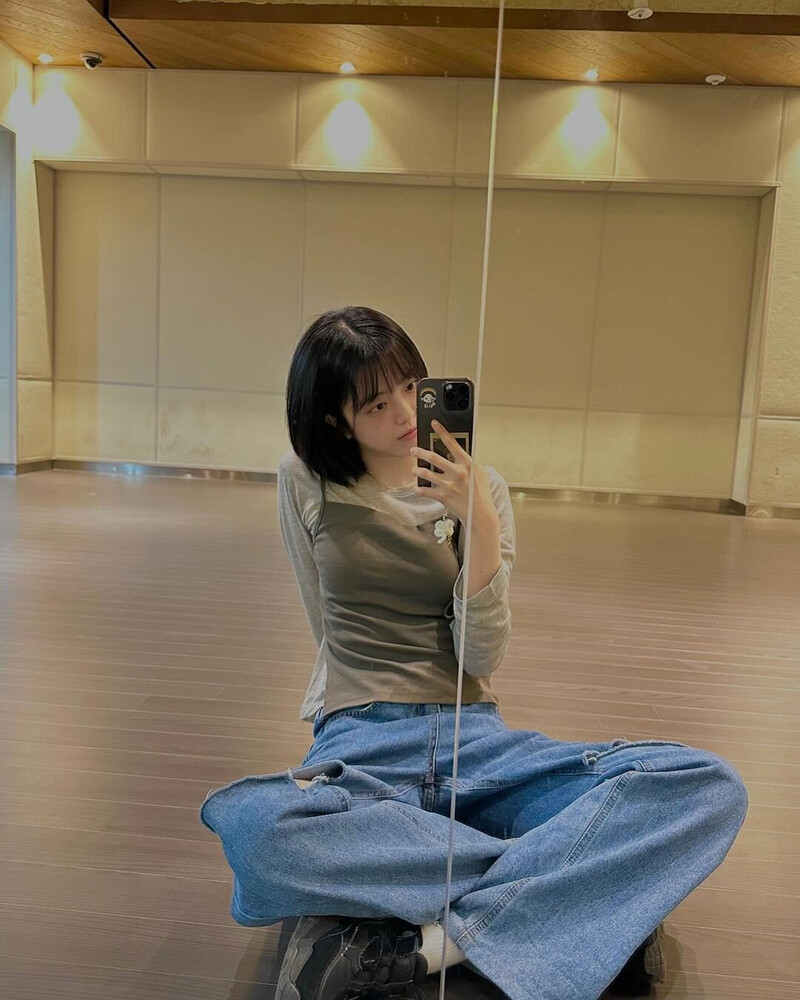 240510 Suyeon Instagram update documents 1