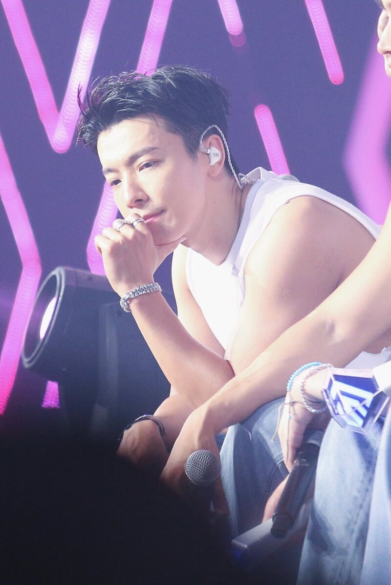 220715 Super Junior Donghae at Super Show 9 in Seoul Day 1 documents 3