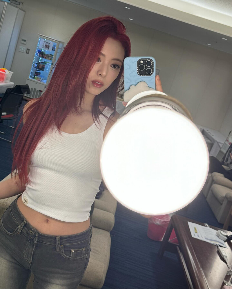 240519 - YUNA Instagram Update documents 5