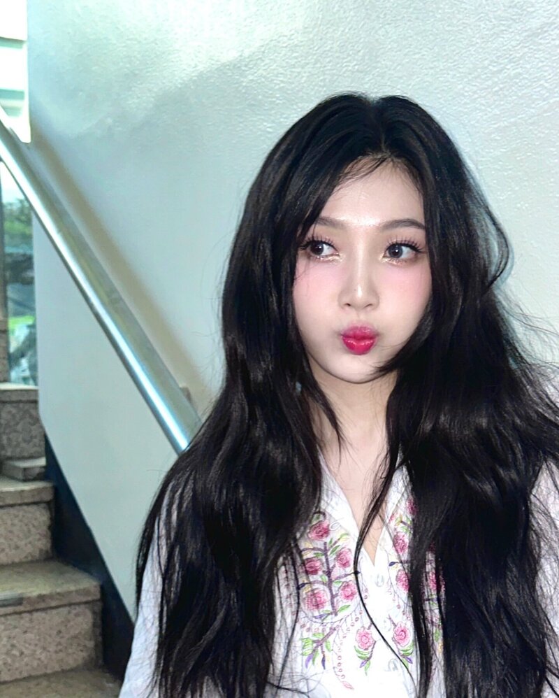 240702 Red Velvet Joy Instagram Update documents 10
