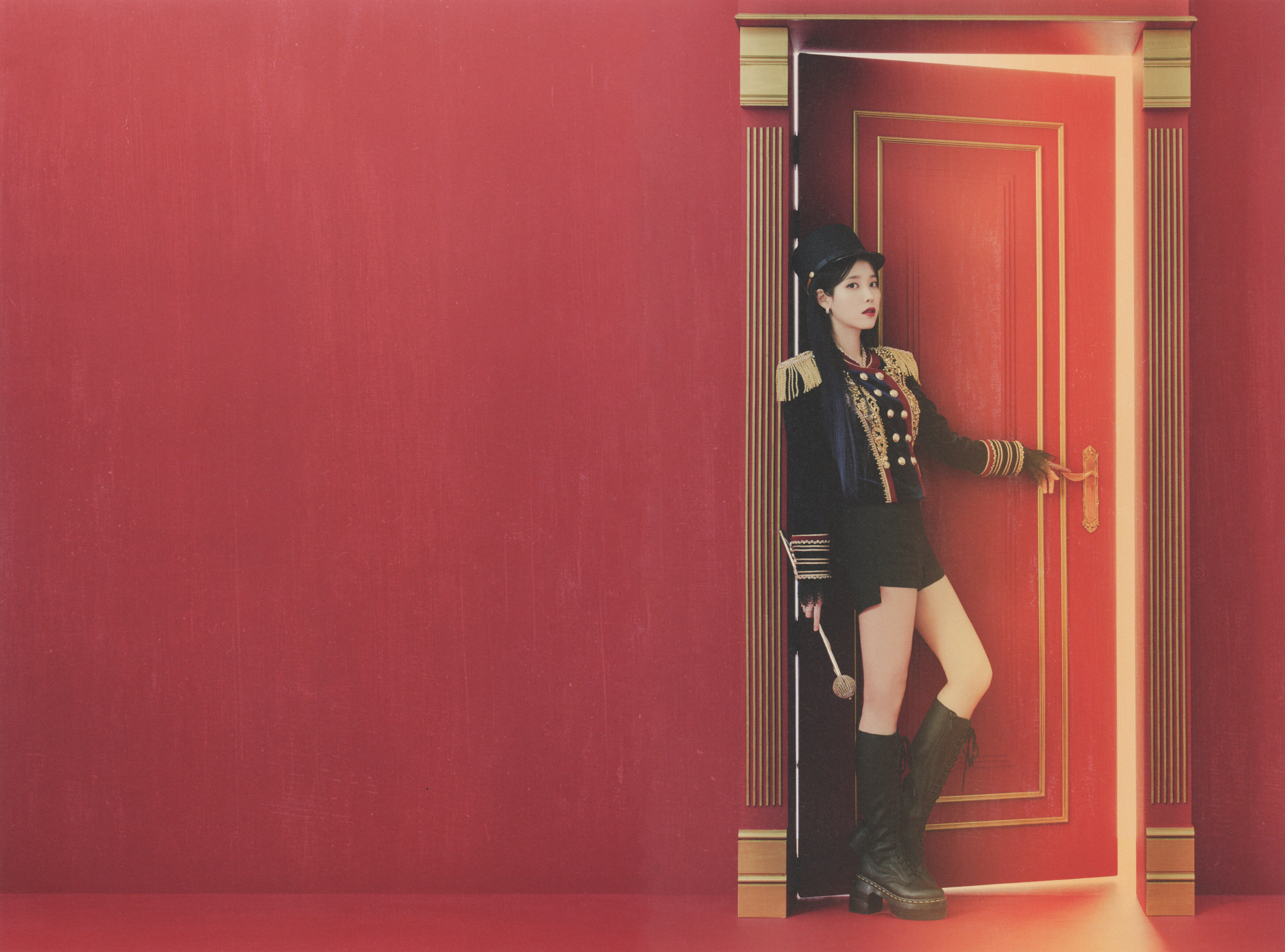 IU Official Concert 'The Golden Hour' Photobook Scans | kpopping