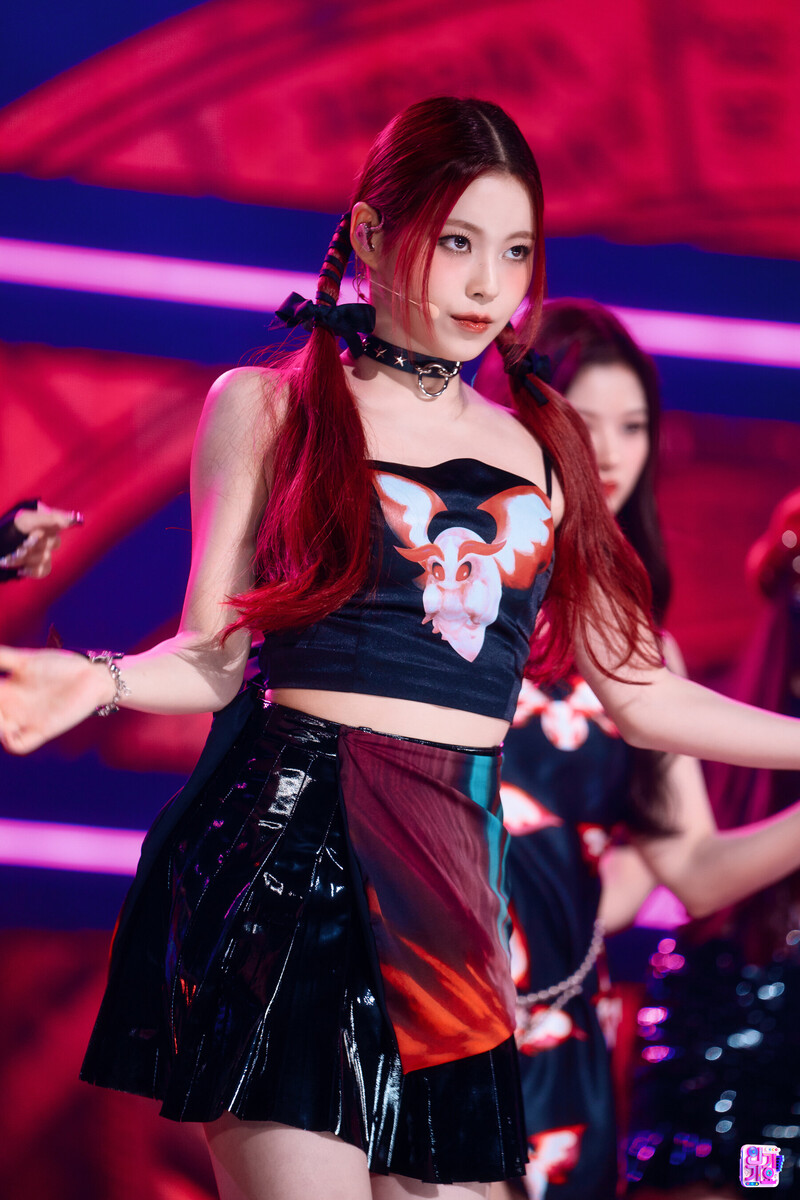 221002 NMIXX Kyujin - 'DICE' at Inkigayo documents 1