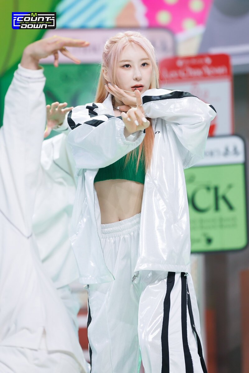 230413 LEE CHAE YEON - 'KNOCK' at M COUNTDOWN documents 2