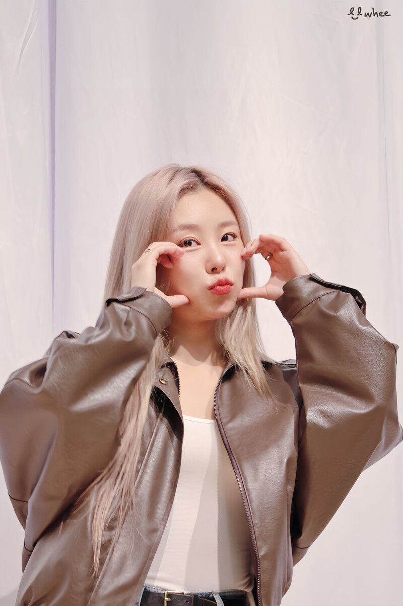 231112 Whee In - Apple Music Fansign Event documents 1