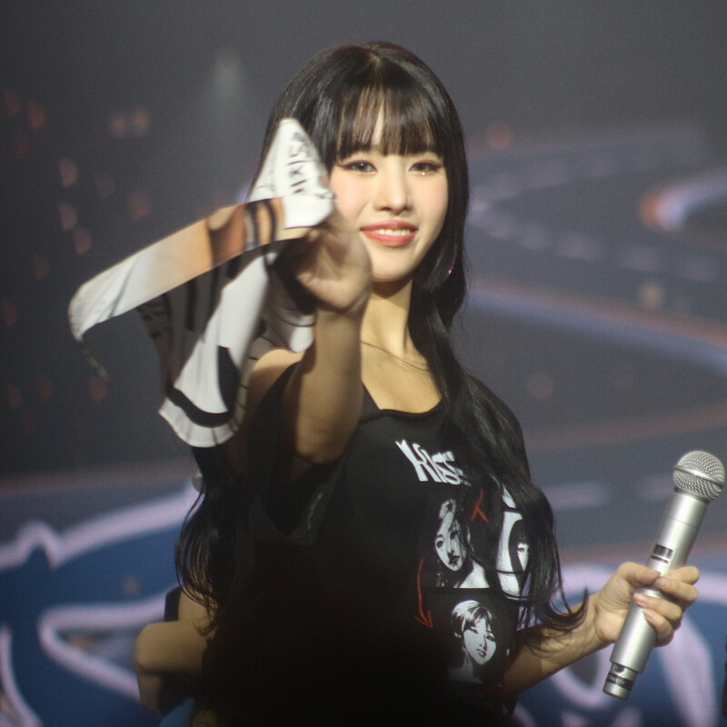 241026 KISS OF LIFE Natty - 1st World Tour 'KISS ROAD' in Seoul Day 1 documents 9